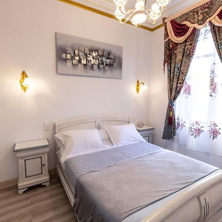 Appartement Maison De L'Eglise Du Couvent Narbonne Bagian luar foto