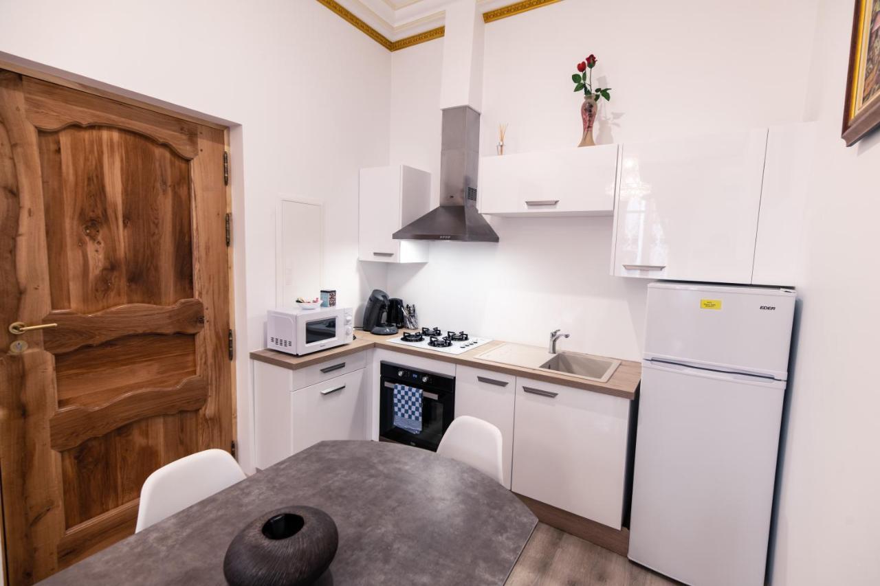 Appartement Maison De L'Eglise Du Couvent Narbonne Bagian luar foto